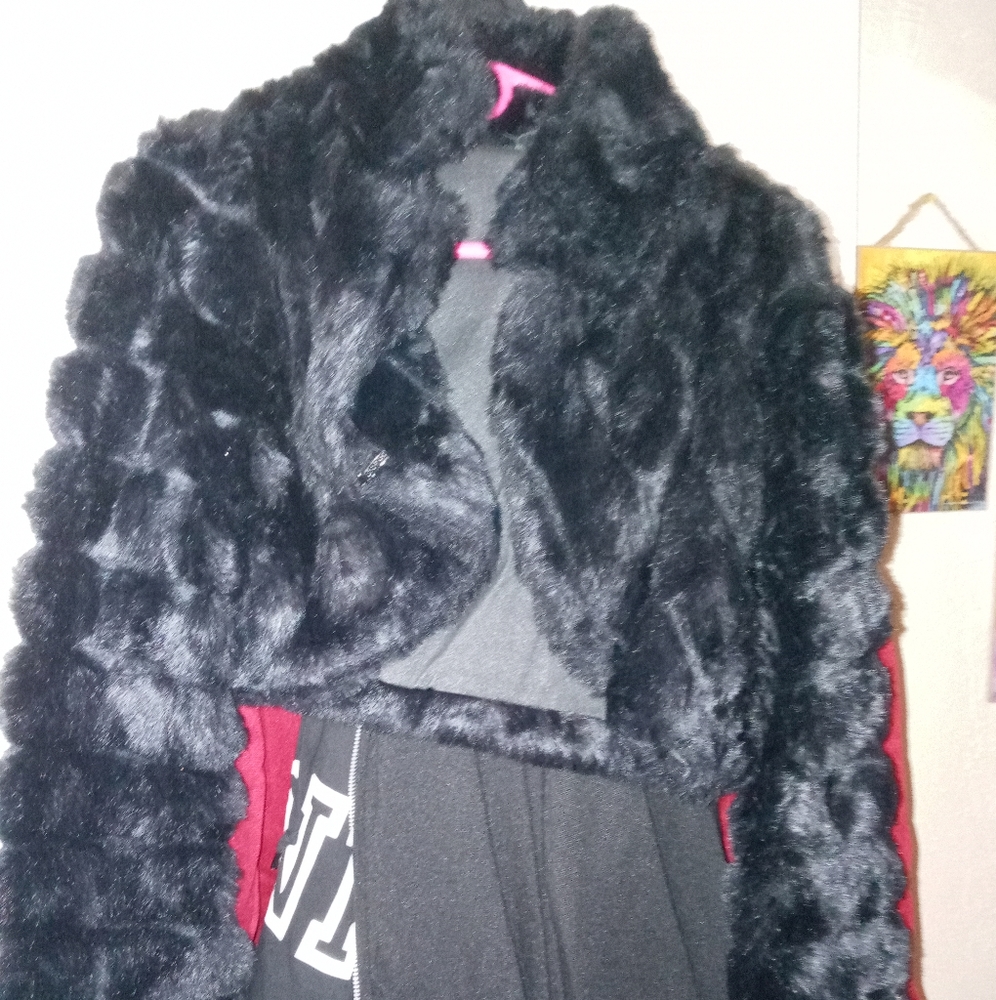 Faux fur half waist jacket
